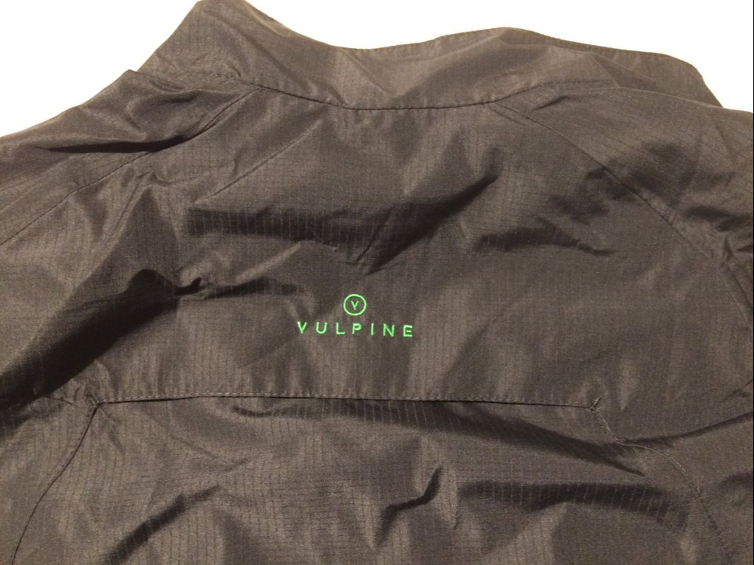 Rear of Vulpine's cycling rain jacket