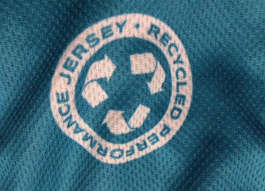 Rear of Craft Cadence cycling jersey showing the recycled symbol