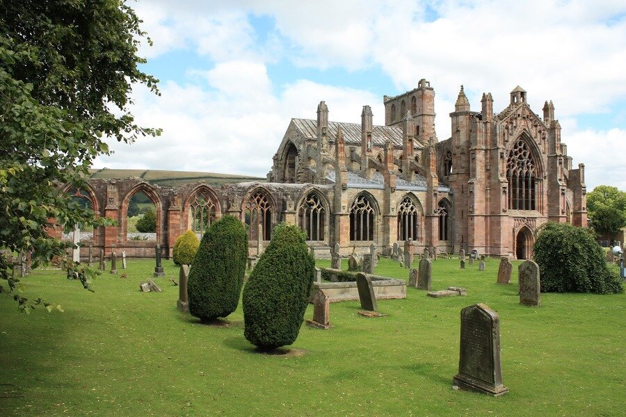 Melrose Abbey Scotland. Image by Pixabay pixabay.com