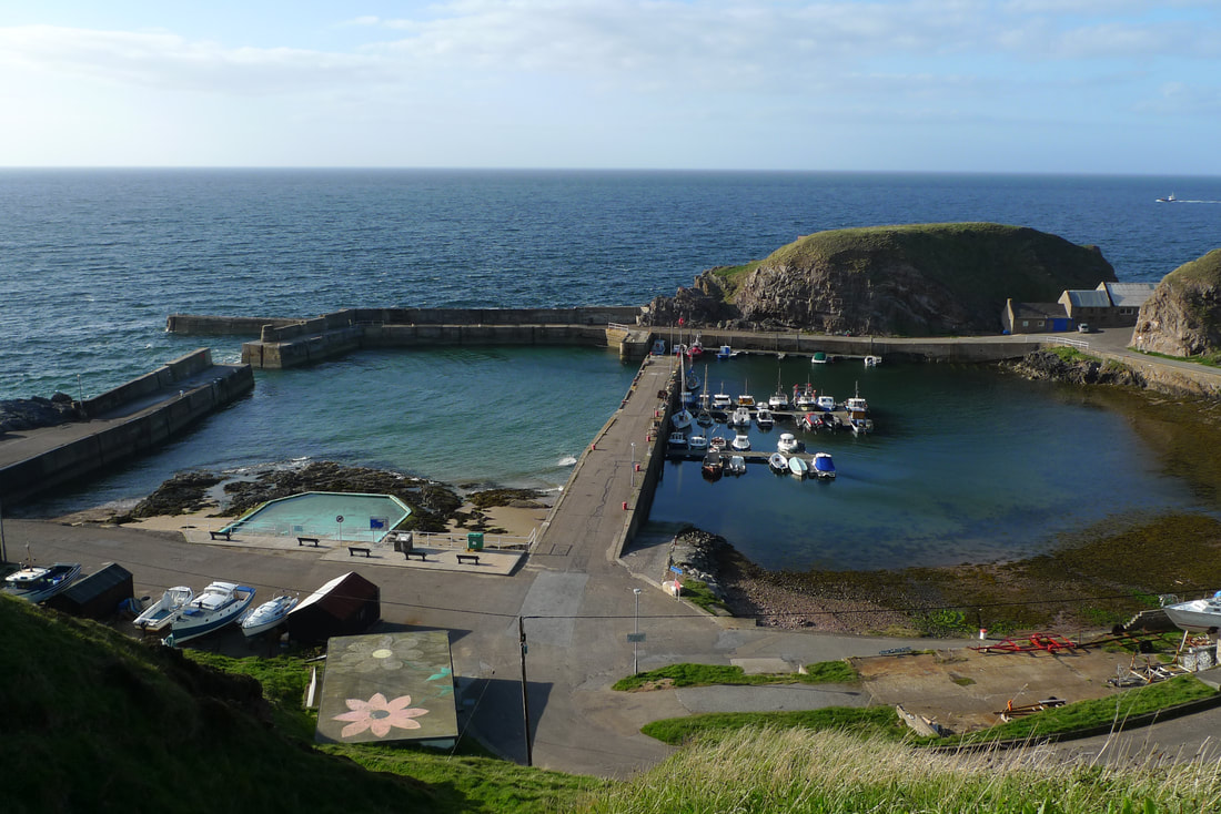Portknockie Harbour, with swimming pool