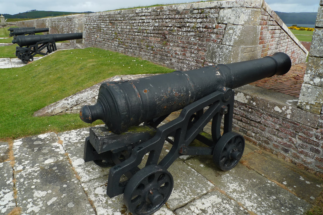 Canons at Fort George
