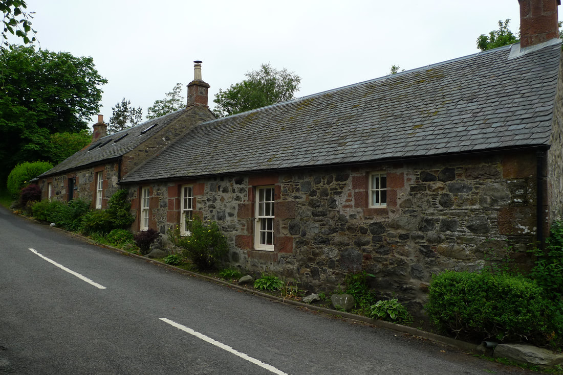 Stone cottages in Dykehead